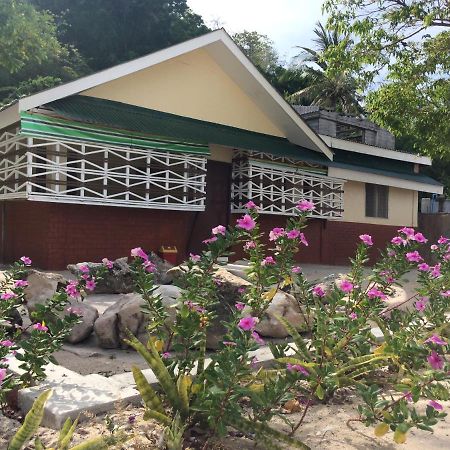 Se San Beach Resort-Isla De Gigantes Carles Εξωτερικό φωτογραφία